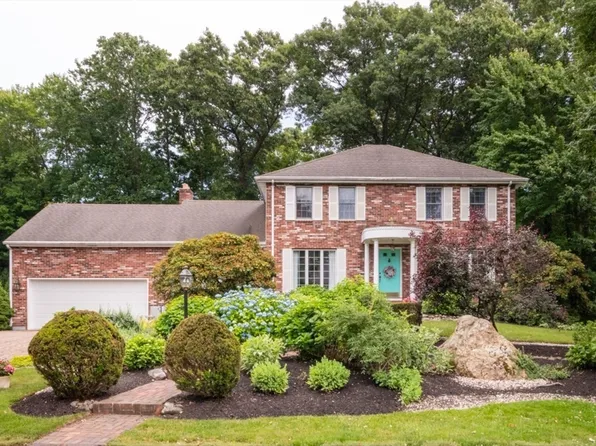33 Berkeley Rd, North Andover, MA 01845