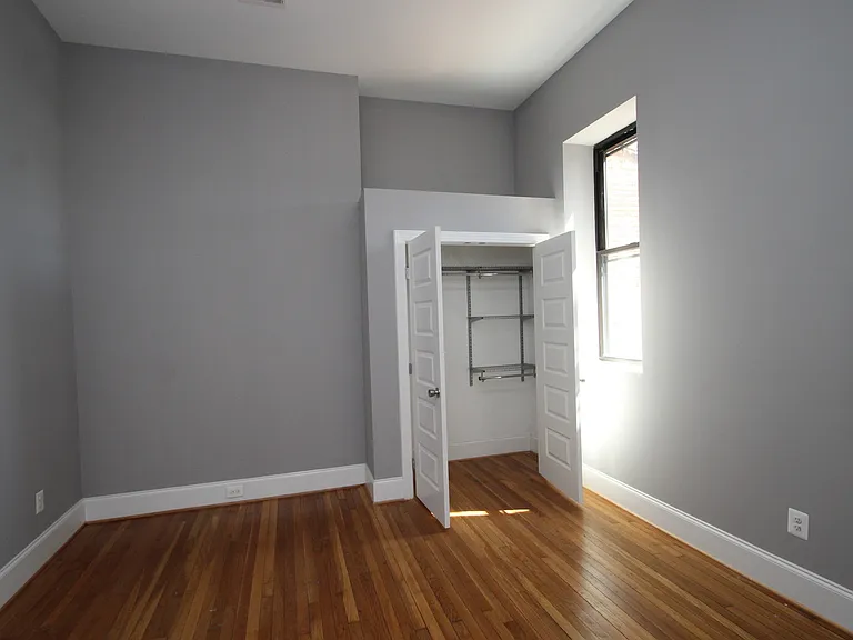 211 W Lanvale St — Photo 13