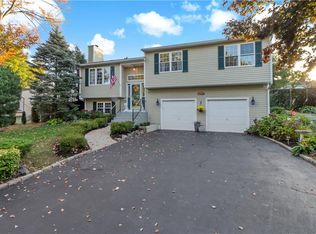 23 Longwood Ave, North Providence, RI 02911