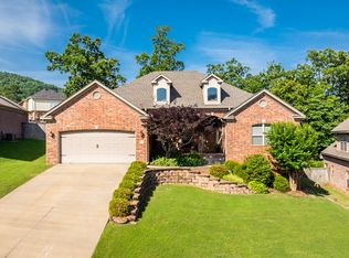 5 Commentry Dr, Little Rock, AR 72223