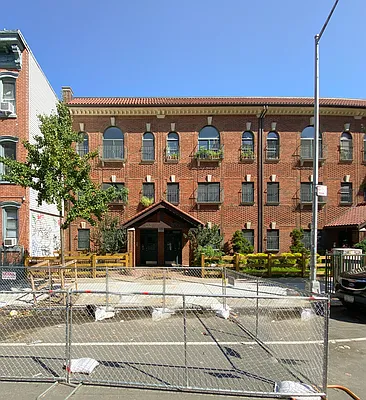 Rented by Keren Capital Group, LLC | media 35