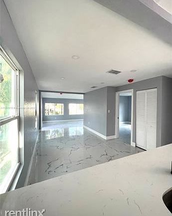 4th image of 450 NW 4th Ave