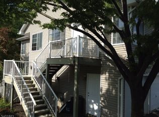 16 Stevens Ct, Bedminster, NJ 07921