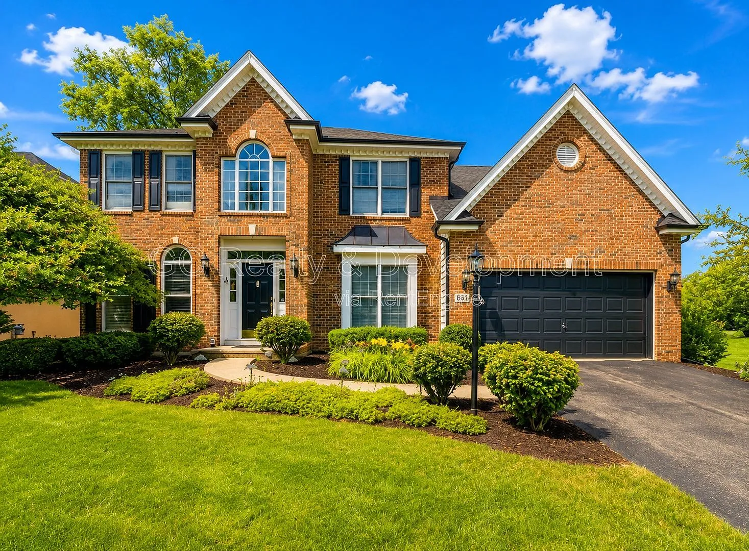 4 bed, 2.5 bath, 2806 sqft, $3,895 — Photo 1