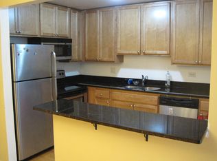 421 E Osage Ln APT 2A, Palatine, IL 60074