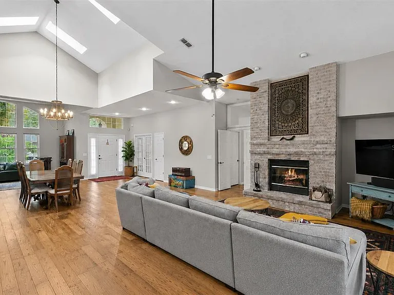 8412 Ridgebrook Cir — Photo 32