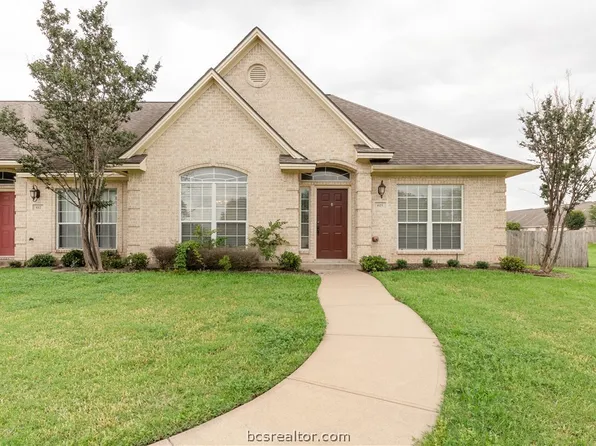 615 Fraternity Row, College Station, TX 77845
