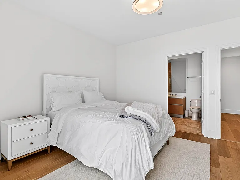 363 E Wacker Dr #3709 — Photo 9