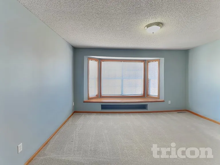 4527 Mason Ave NE — Photo 12