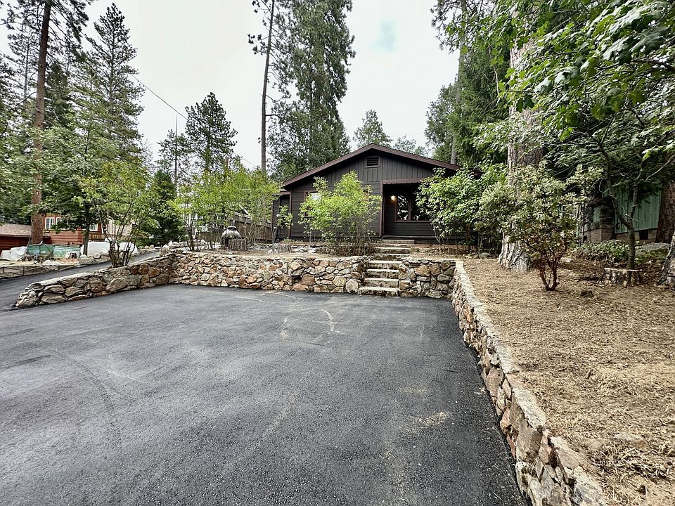 1st image of 53595 Country Club Dr