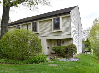 998 Som Center Rd #D-1, Mayfield Village, OH 44143