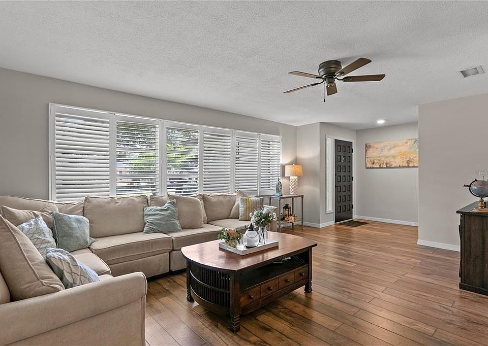 1st image of 1359 Summerlin Dr