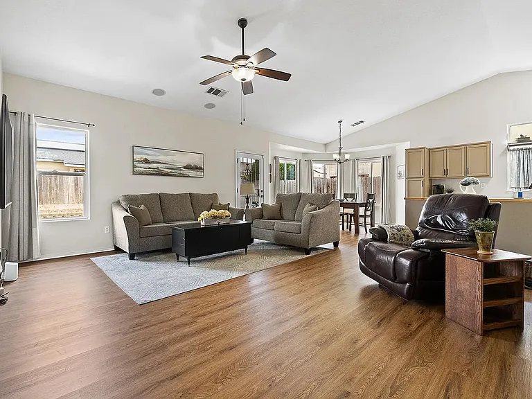 7364 Ensminger Ave — Photo 3