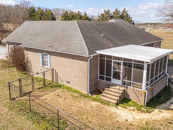 4th image of 185 Leath Ln