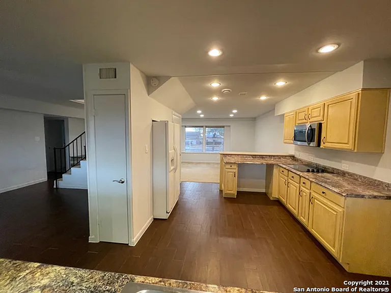 427 Indigo St — Photo 16