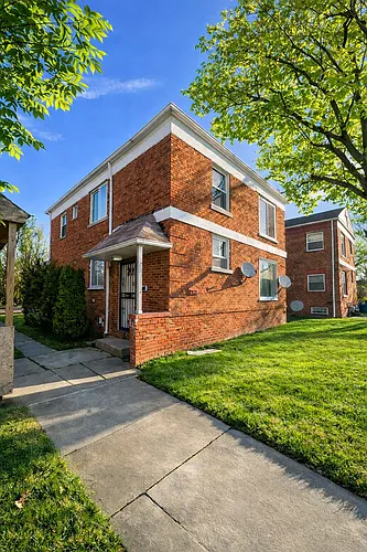 18015 Harvard Ave Photo 1