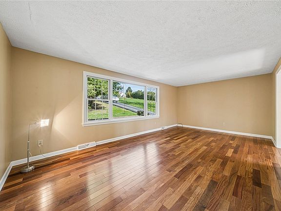 5th image of 3638 School Rd