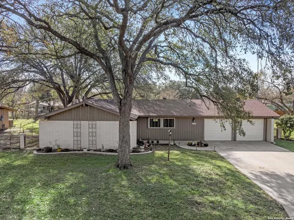 1423 Dove, Seguin, TX 78155