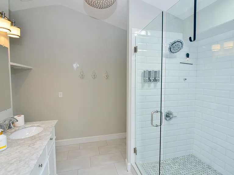 511 Prince Of Wales Ct — Photo 16