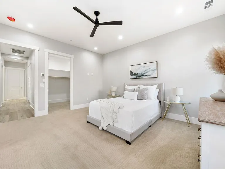 1130 Jonas Ave — Photo 32