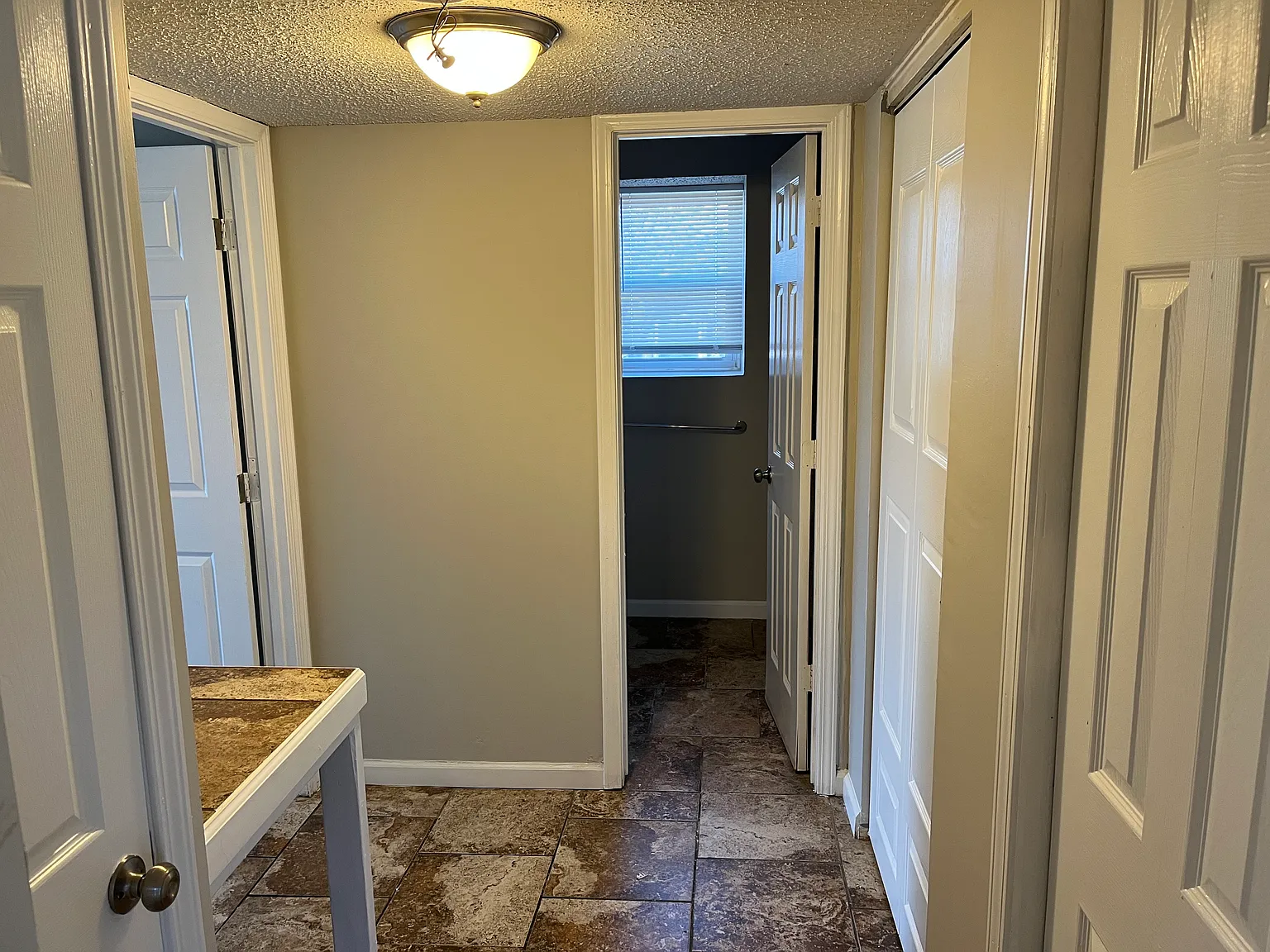 1 bed, 800 sqft, $895 — Photo 4