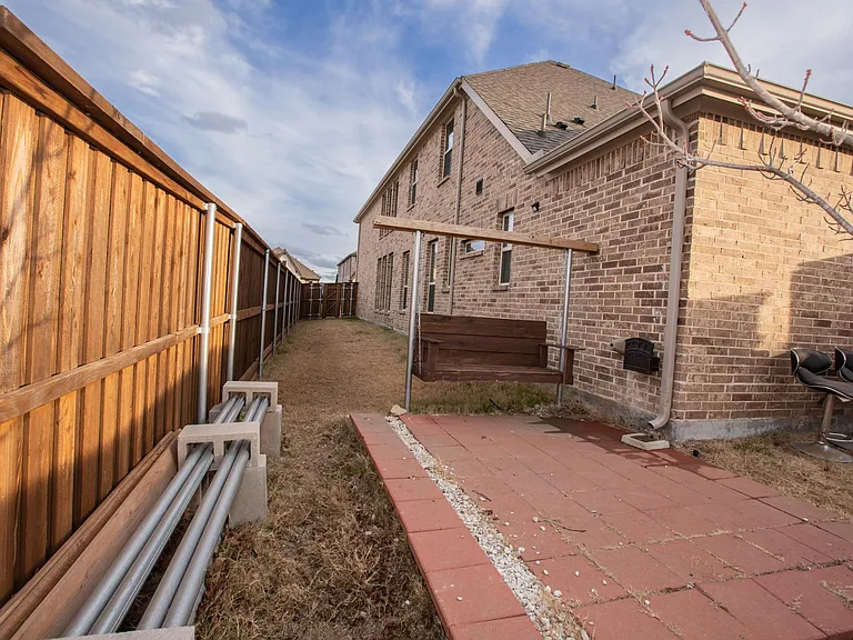 2100 Miramar Dr — Photo 31