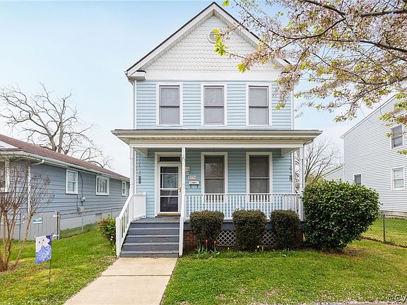 2nd image of 2104 Chicago Ave