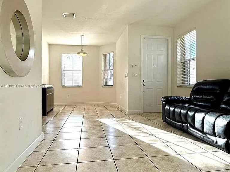 8675 NW 109th Ct — Photo 4
