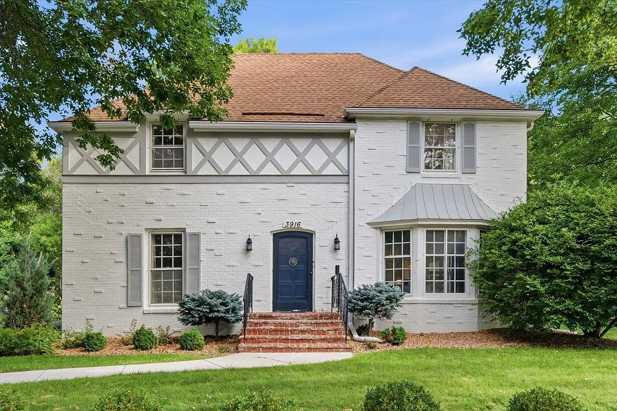 4 bed, 3.5 bath, 4167 sqft, $6,500 — Photo 1