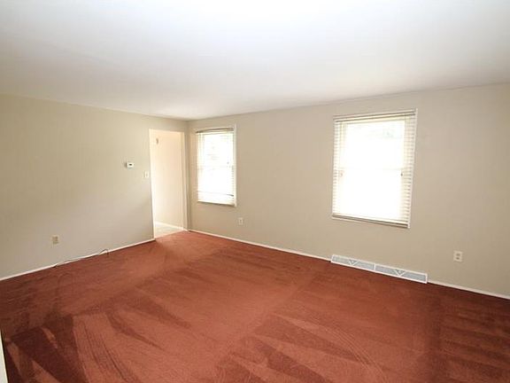 5th image of 107 Summerhill Ln