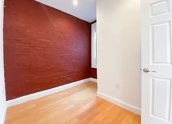 Rented by Kahen Properties | media 15