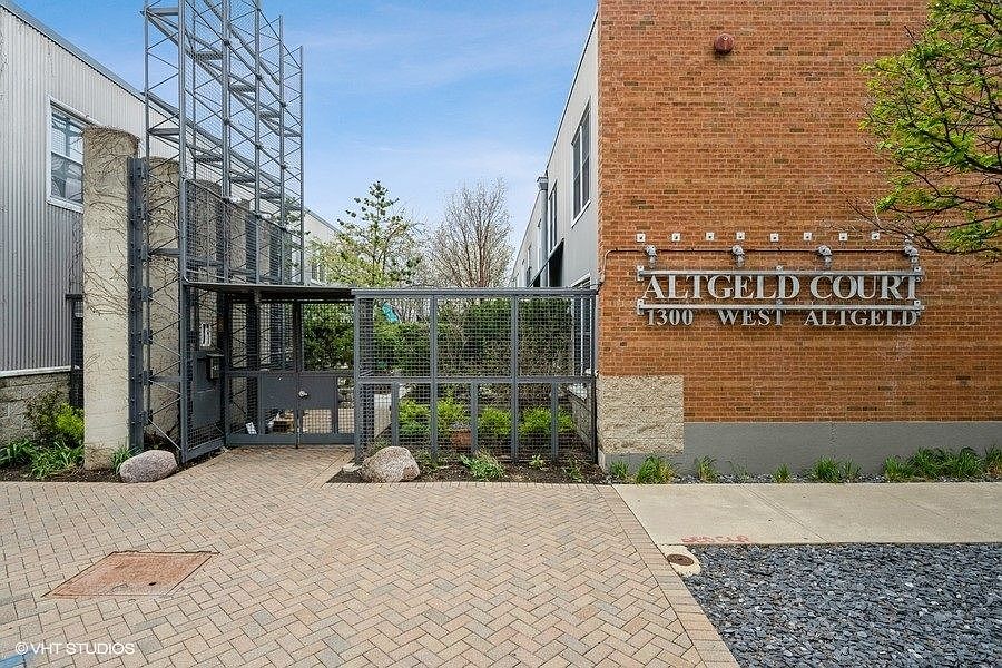 1st image of 1300 W Altgeld St #126