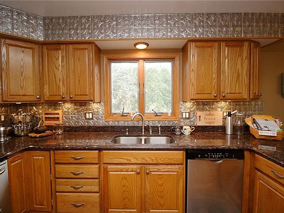 2nd image of 28400 Cresthaven Dr