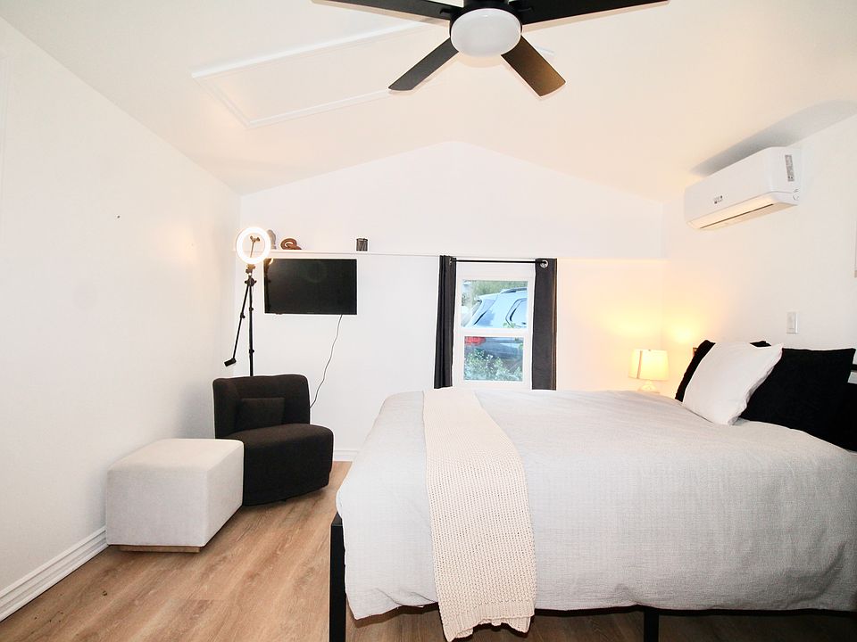 1st image of 1034 N Beverly Glen Blvd #900