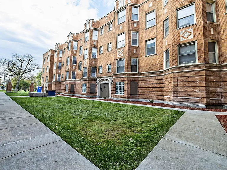 3600 W Franklin — Photo 54