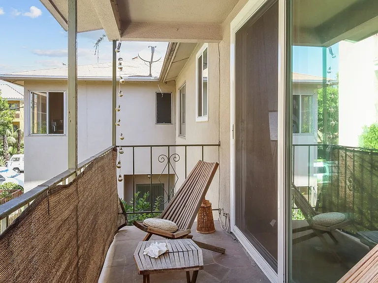1250 E 3rd St #8 — Photo 14