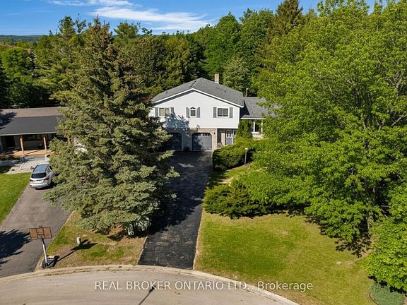 5th image of 215 Mary Anne Dr