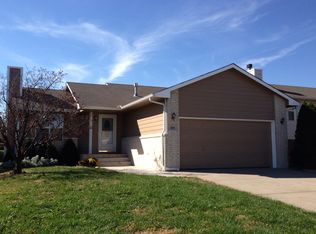 805 S Red Oaks Cir, Wichita, KS 67207