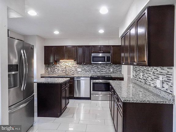 3rd image of 4519 Canary Ct