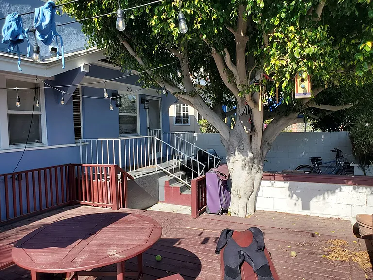 25 Clubhouse Ave — Photo 3