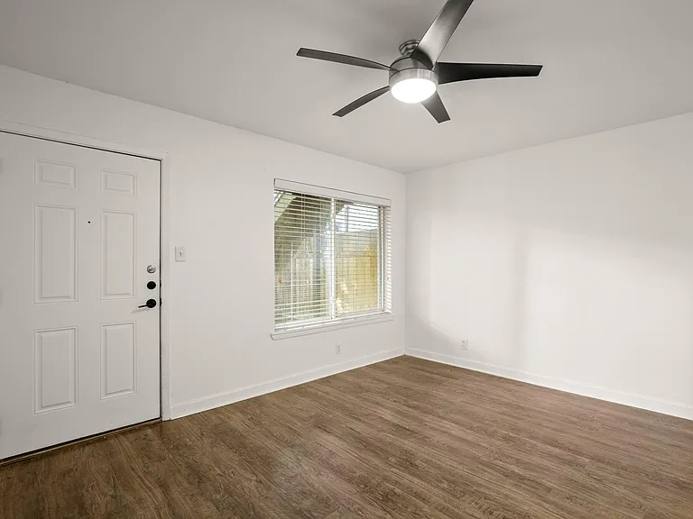 2020 S Congress Ave #2102 — Photo 5