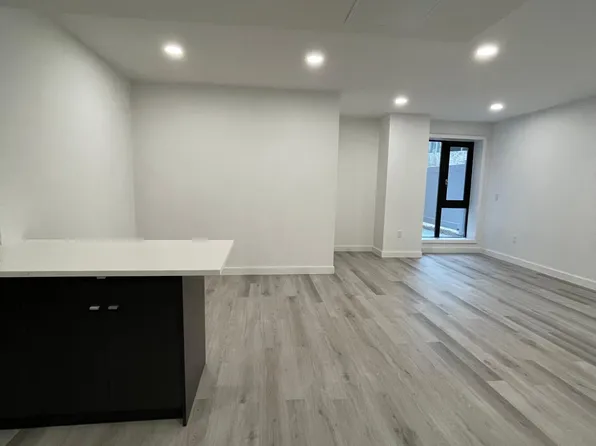 1238 63rd St APT D449, Brooklyn, NY 11219