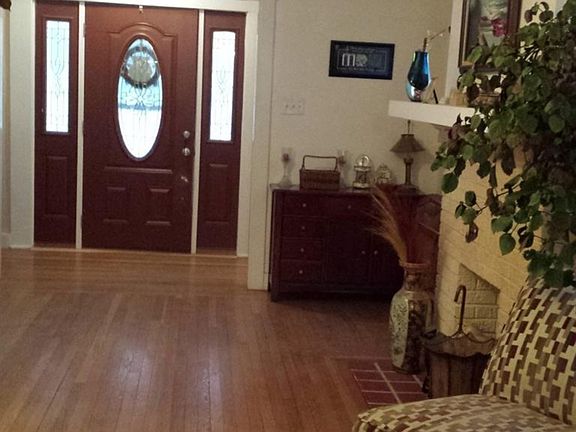 2nd image of 1555 Emmons Ave