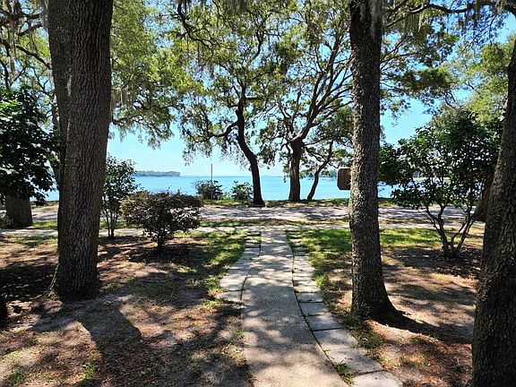 5th image of 1165 Bayshore Dr
