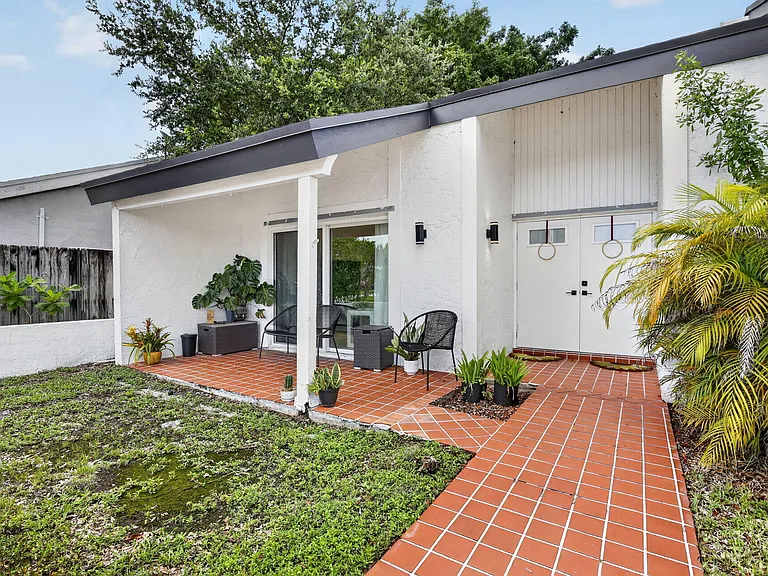 16709 SW 5th Ct — Photo 41