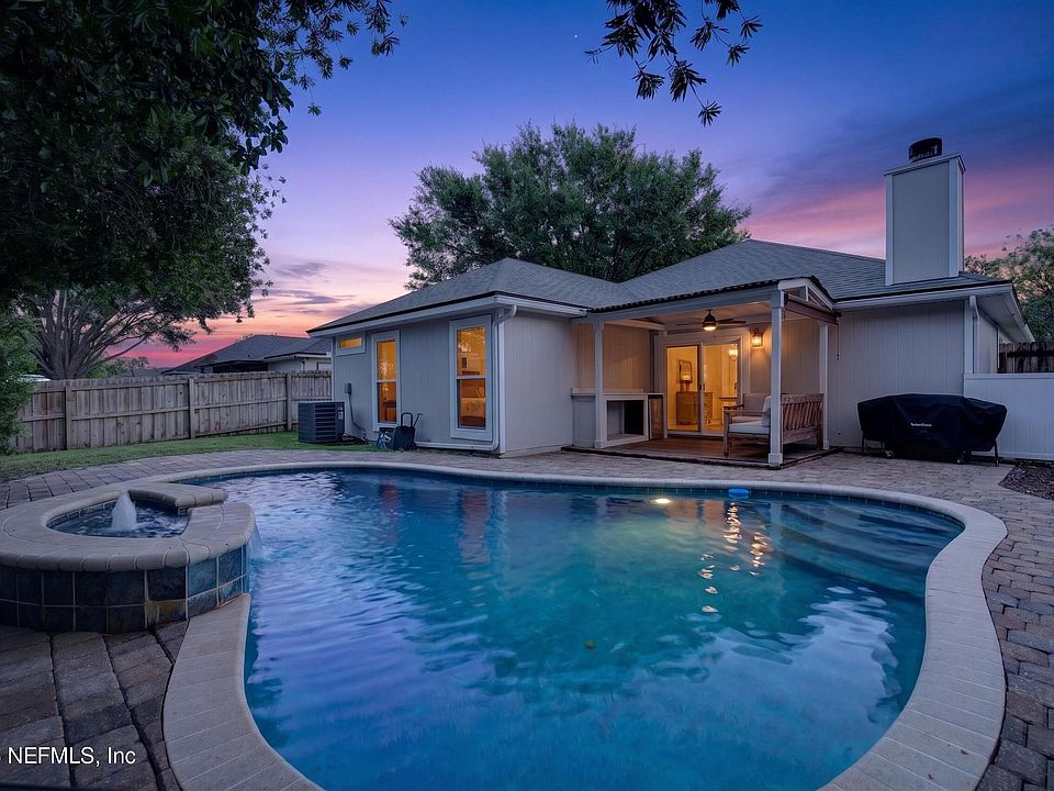 1st image of 12151 SUNCHASE Drive
