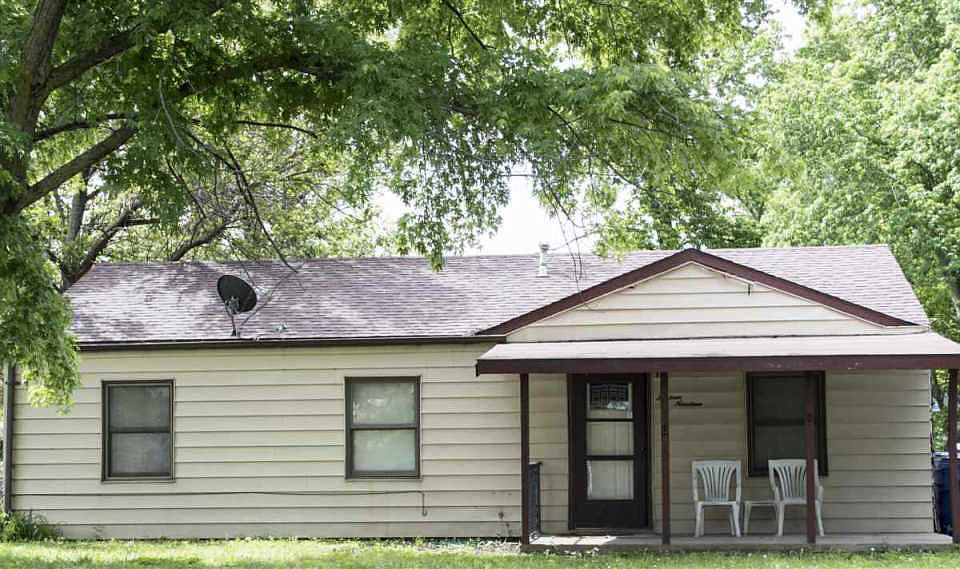 1st image of 1319 E Frontenac St