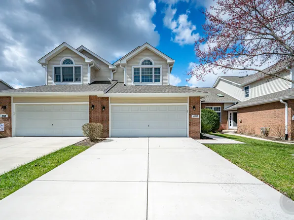 8444 Sandalwood Ct, Darien, IL 60561