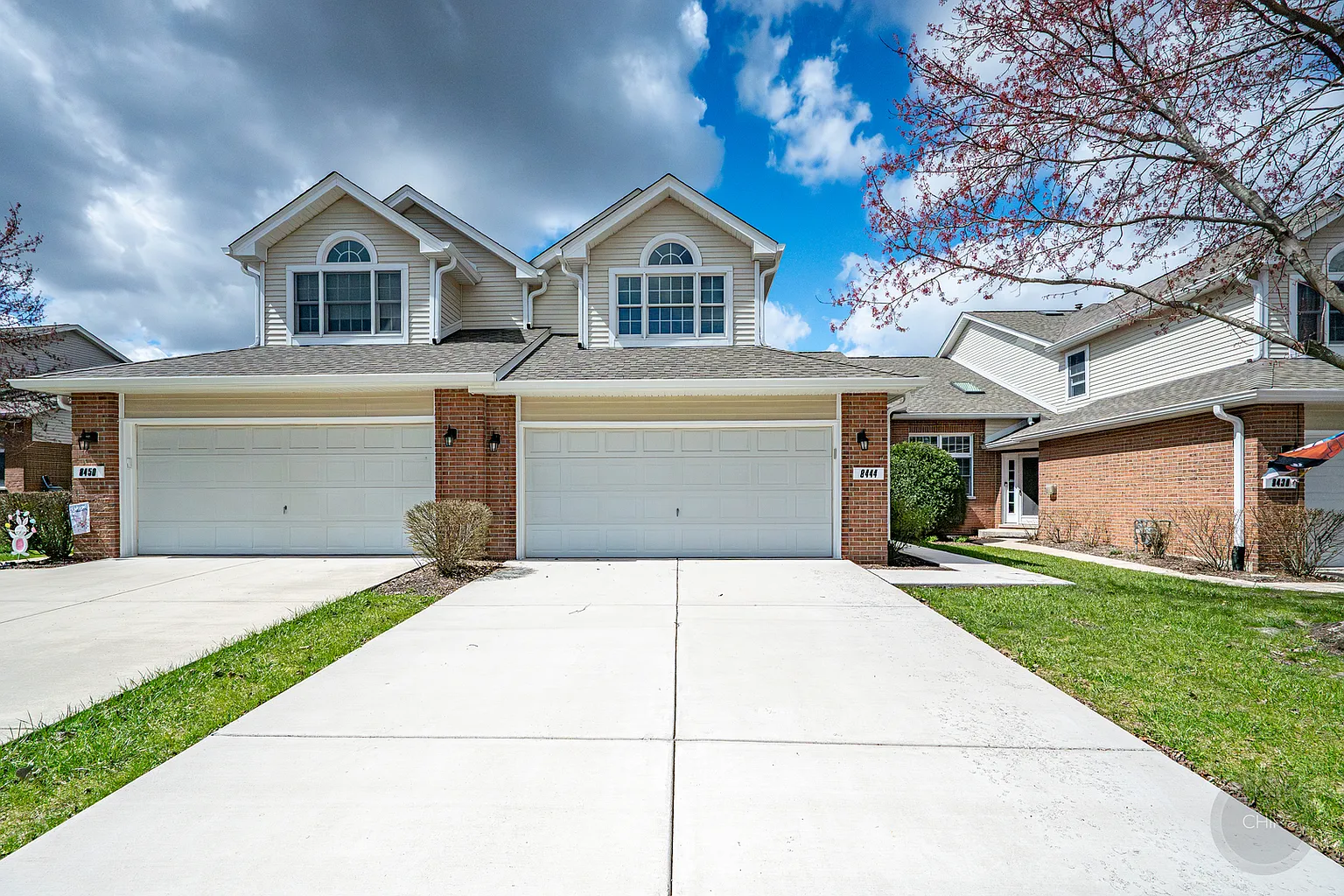 8444 Sandalwood Ct photo 1