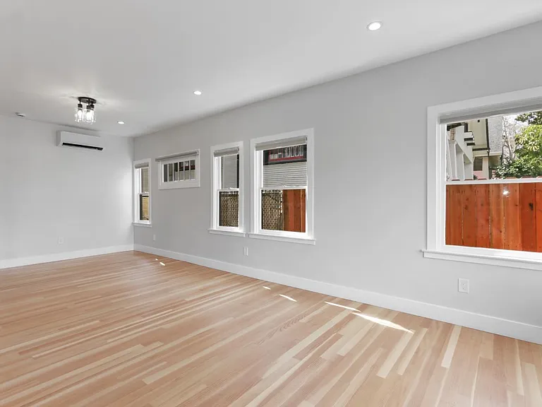 1720 U St #4 — Photo 28